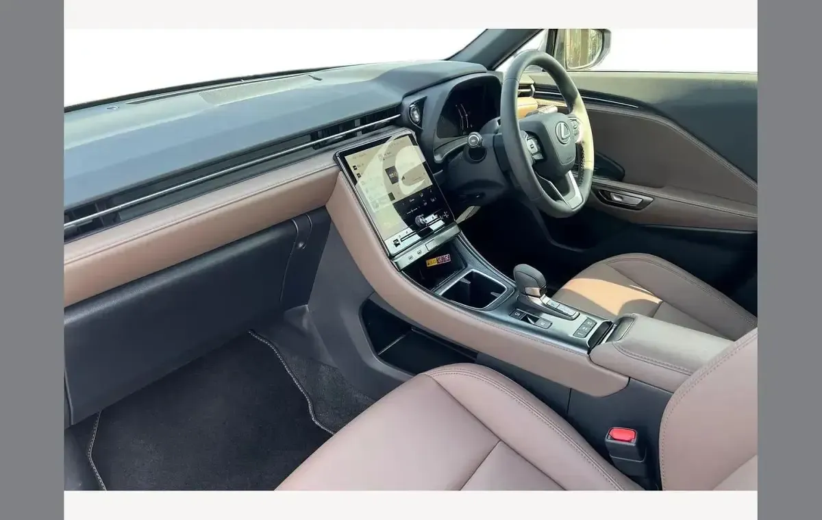 Used Lexus LBX 136 HP (100 kW) 2025 Grey SUV
