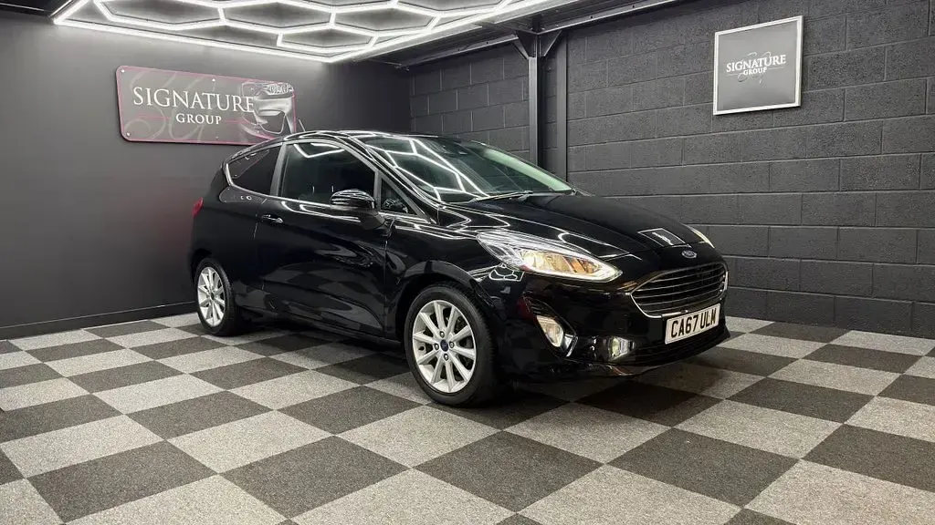 Used Ford Fiesta Titanium 100 HP (73 kW) 2018 Black Hatchback