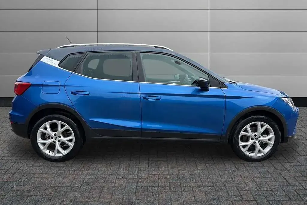 New Seat Arona FR 113 HP (83 kW) 2026 Blue SUV