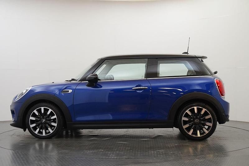 Usado Mini Cooper Exclusive 134 CV (98 kW) 2020 Azul Utilitario