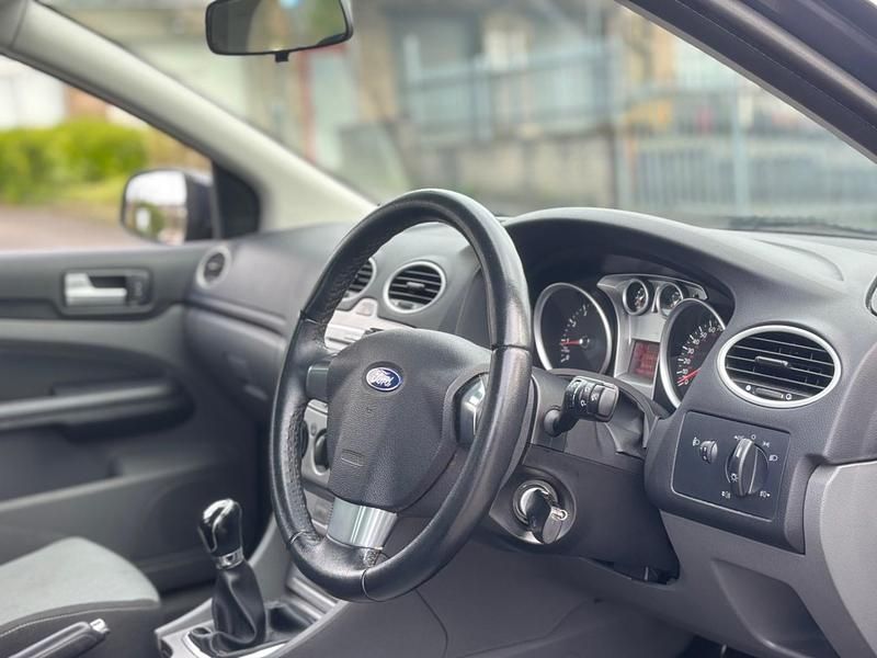 Used Ford Focus Zetec 2009 Grey Hatchback