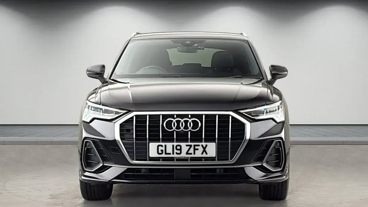 Begagnad Audi Q3 S-Line 150 HK (110 kW) 2019 Svart SUV