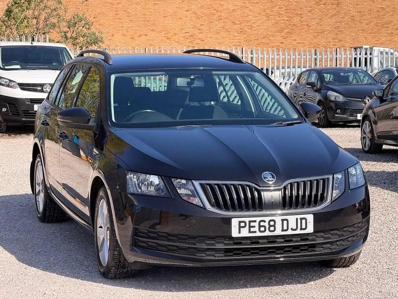 Used Skoda Octavia 115 HP (84 kW) 2018 Black Estate