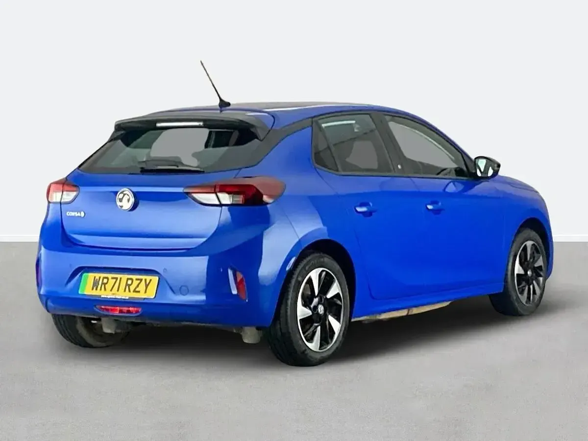 Second-hand Vauxhall Corsa-e 100 kW (136 CP) 2022 Albastru Hatchback