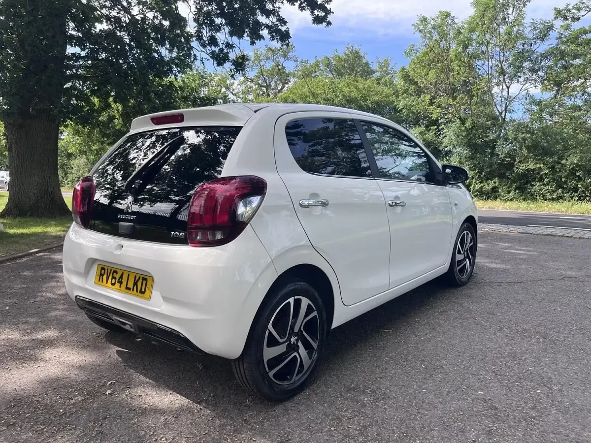 Used Peugeot 108 82 HP (60 kW) 2014 White Hatchback