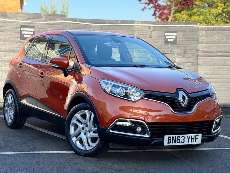 Used Renault Captur Dynamique 90 HP (66 kW) 2013 Orange SUV