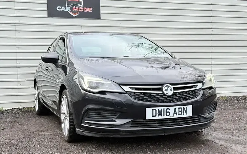 Used Vauxhall Astra Design Edition 136 HP (100 kW) 2016 Hatchback