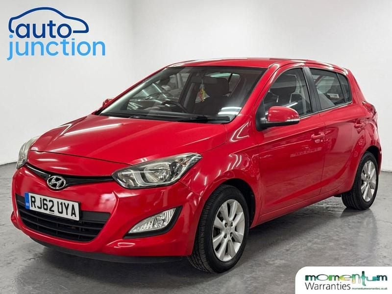 Used Hyundai i20 Active 101 HP (74 kW) 2012 Red Hatchback