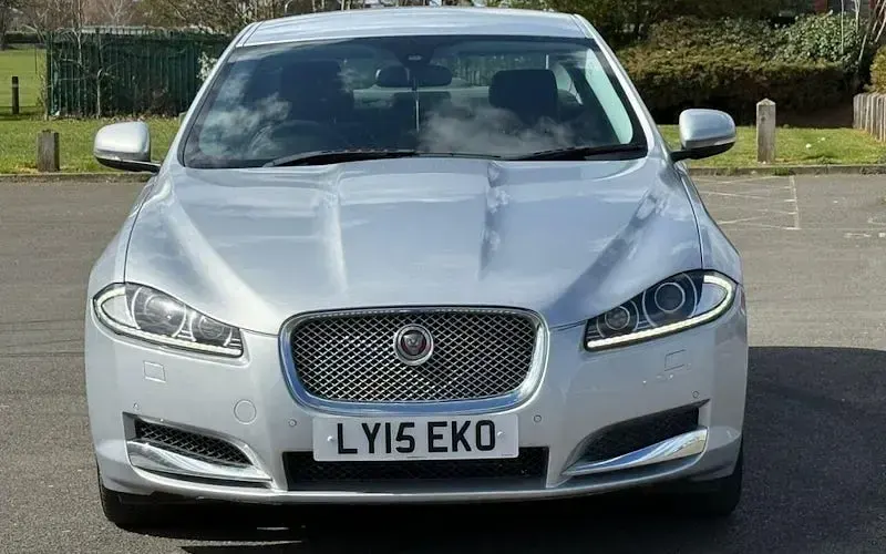 Used Jaguar XF Luxury 163 HP (119 kW) 2015 Silver Sedan