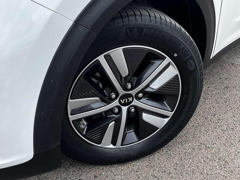 Used Kia Niro 139 HP (102 kW) 2020 White SUV