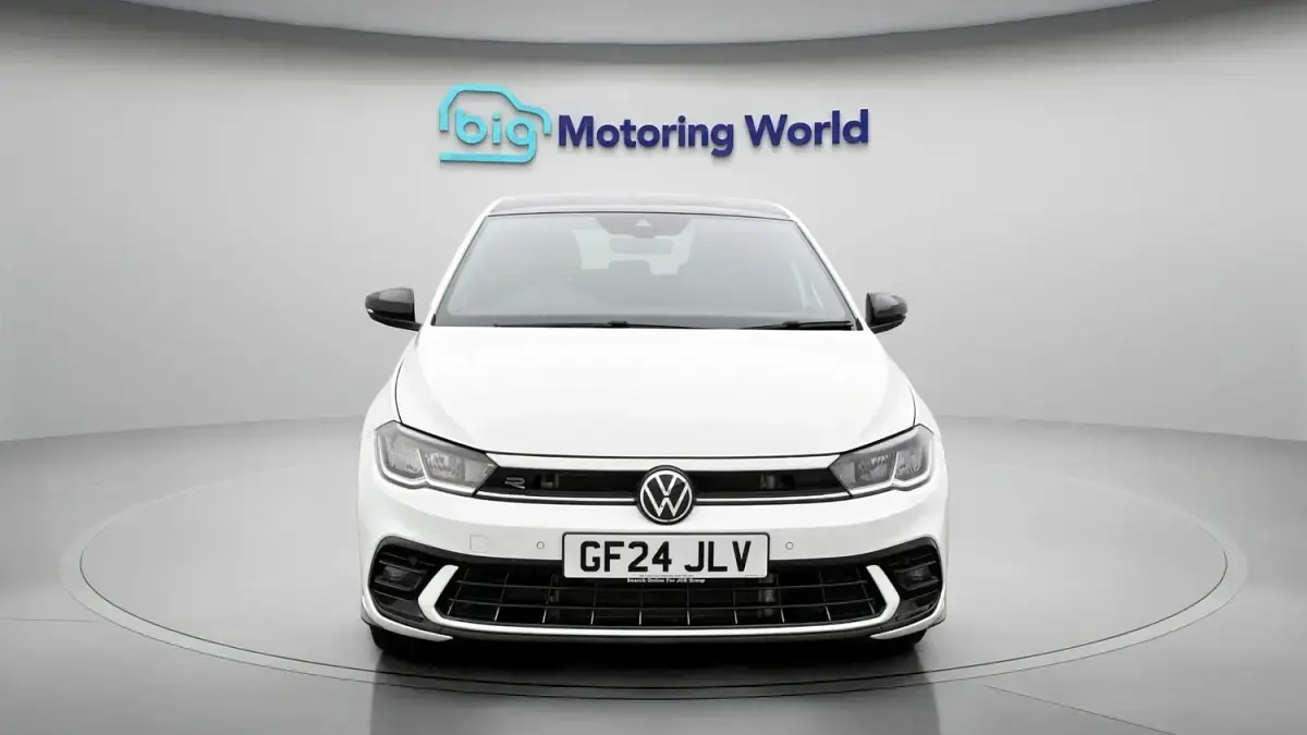 Used VW Polo R-line 110 HP (80 kW) 2024 White Hatchback