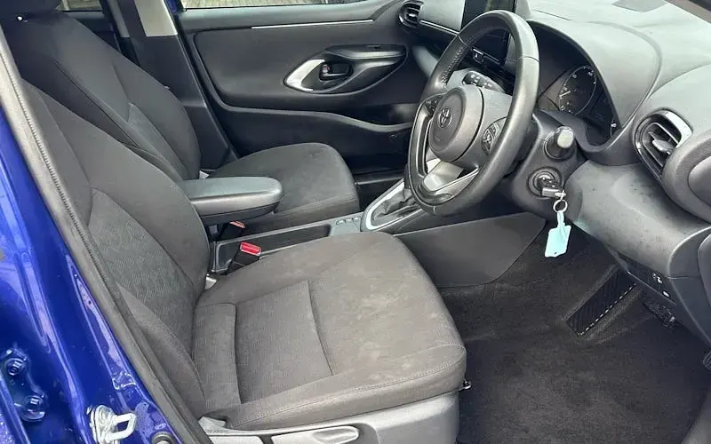 Used Toyota Yaris 116 HP (85 kW) 2024 Blue Hatchback