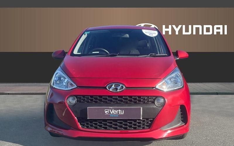 Used Hyundai i10 SE 67 HP (49 kW) 2019 Red Hatchback