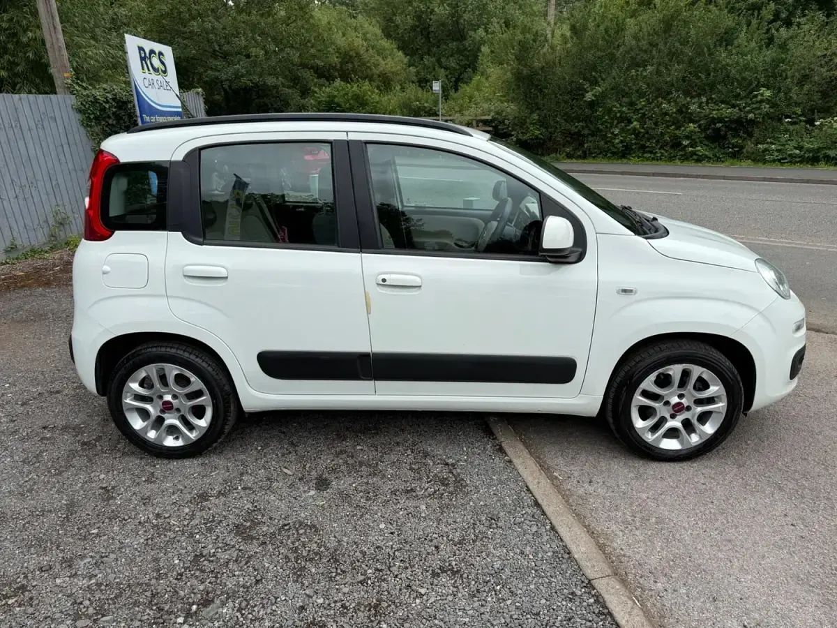 Used Fiat Panda Lounge 85 HP (62 kW) 2014 White Hatchback