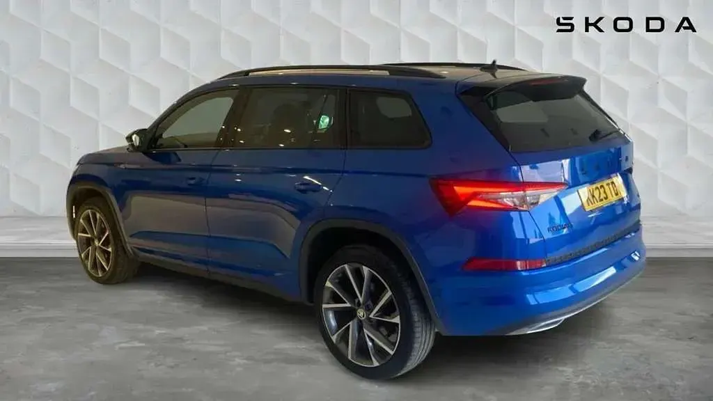 Used Skoda Kodiaq SportLine 196 HP (144 kW) 2023 Race blue metallic SUV