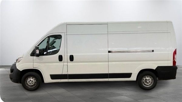 White Used 2018 Citroën Relay Van | £8,250 (A bit pricey) - Image 1/1