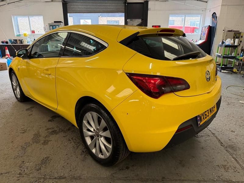 Used Vauxhall Astra GTC SRi 2013 Yellow Hatchback