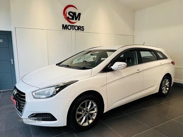 Used Hyundai i40 115 HP (84 kW) 2015 White Estate