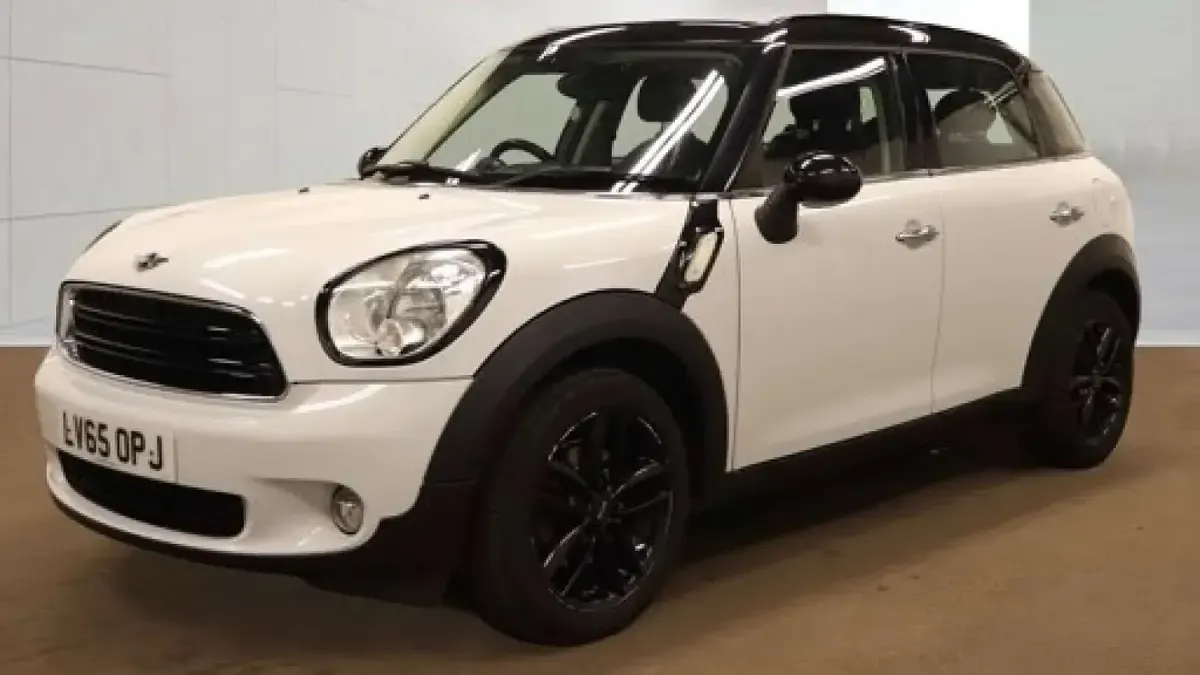 Used Mini Cooper 122 HP (89 kW) 2015 White Hatchback