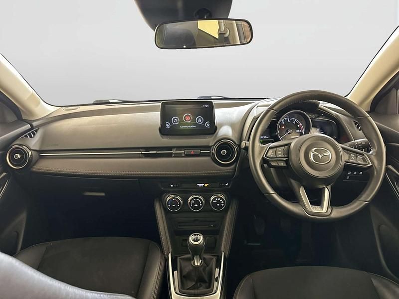 Begagnad Mazda 2 Inclusive 2018 Röd Halvkombi