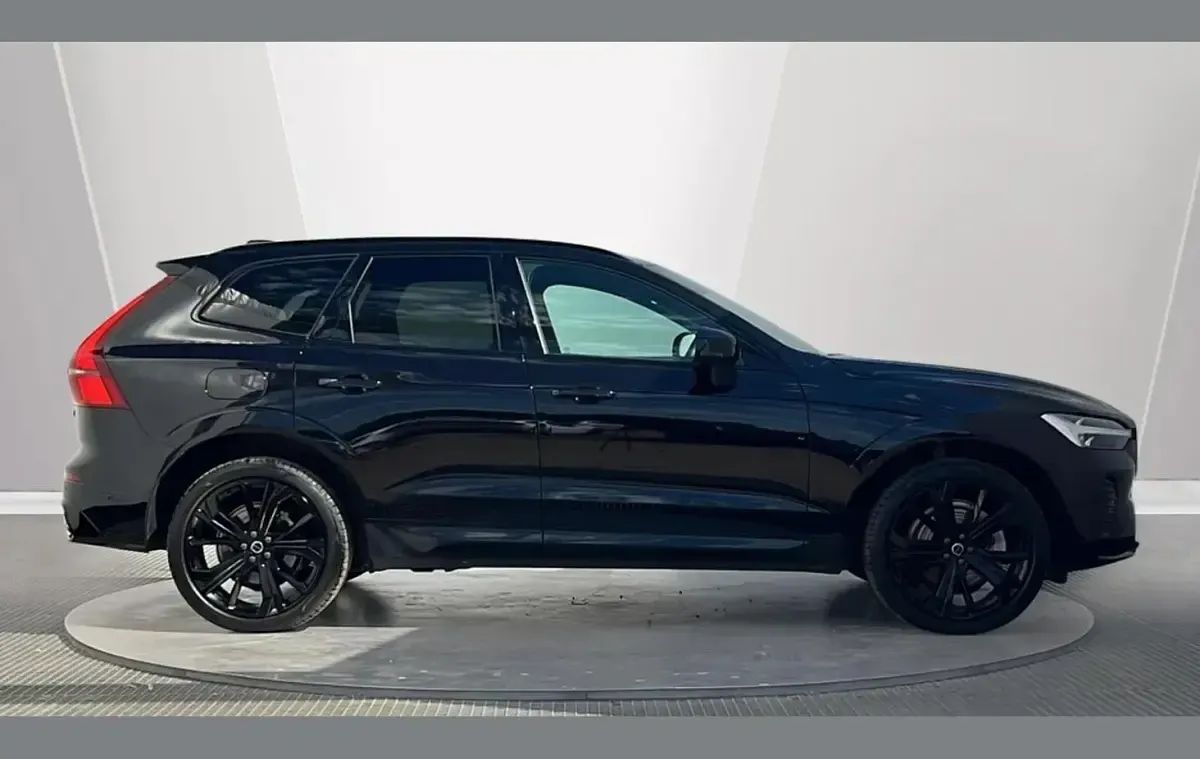Used Volvo XC60 Plus 247 HP (181 kW) 2025 Black SUV