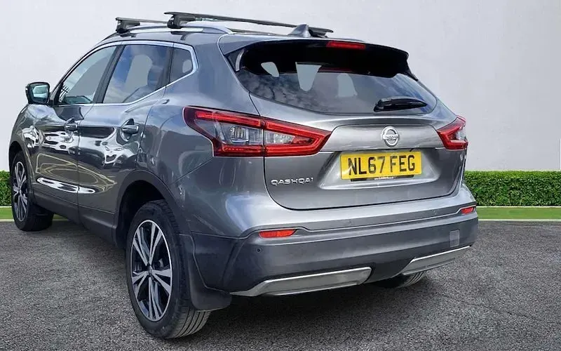 Used Nissan Qashqai N-Connecta 116 HP (85 kW) 2017 Grey SUV