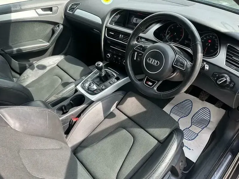 Usado Audi A4 S-Line 177 CV (130 kW) 2014 Gris Familiar