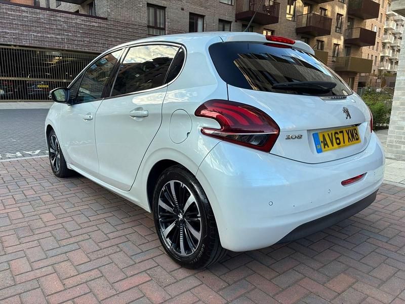 Used Peugeot 208 Allure Premium 2018 White Hatchback