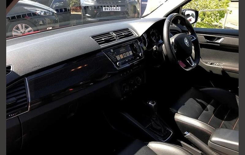 Begagnad Skoda Fabia Monte Carlo 110 HK (80 kW) 2017 Röd Halvkombi