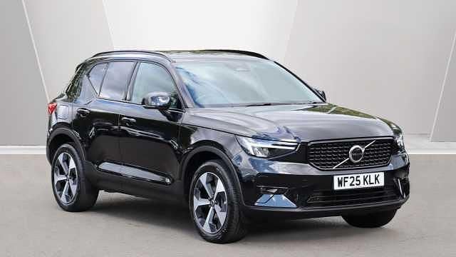Used 2025 Volvo XC40 Plus SUV | £32,245 (Fair price) - Image 1/3