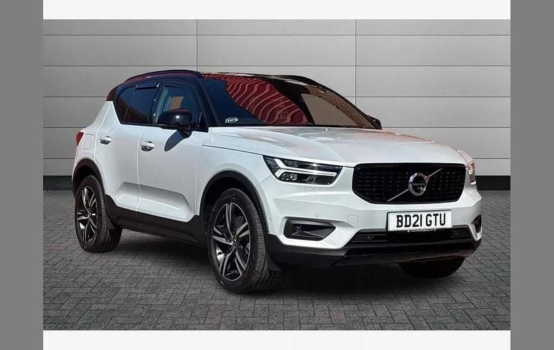 Glacier silver Used 2021 Volvo XC40 R-Design SUV | £23,495 (Fair price) - Image 1/2