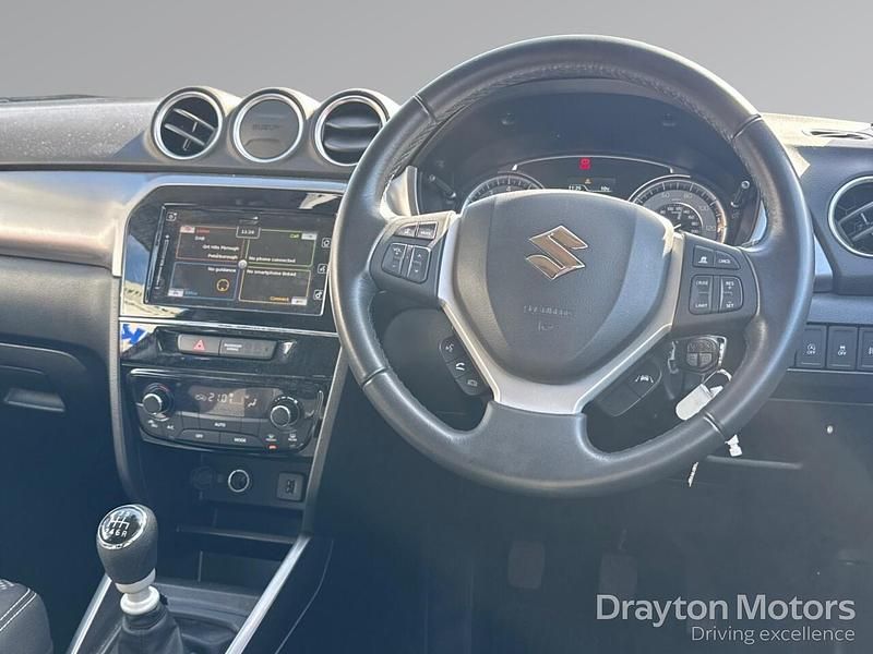 Used Suzuki Vitara SZ-T 129 HP (94 kW) 2023 Red SUV