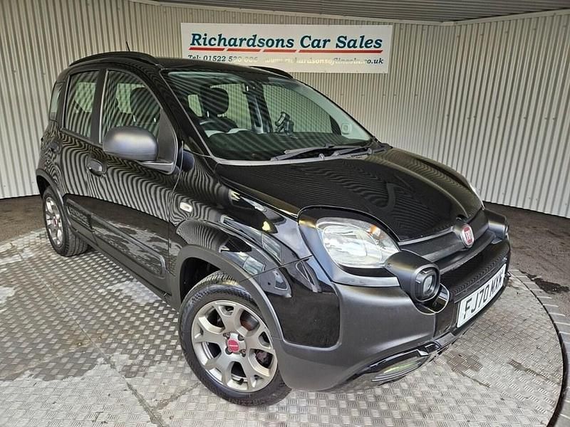 Used Fiat Panda Cross Cross 70 HP (51 kW) 2020 Black Hatchback