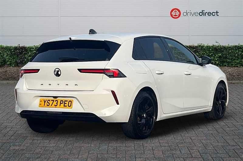 Used Vauxhall Astra S 130 HP (95 kW) 2023 White Hatchback