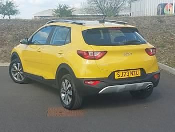 Used Kia Stonic 99 HP (72 kW) 2023 Yellow SUV