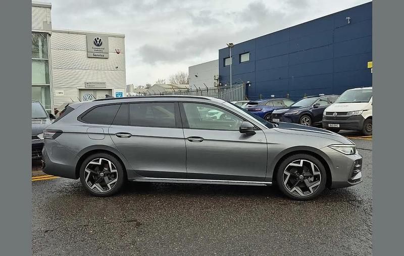 Used VW Passat R-line 147 HP (108 kW) 2025 Grey Estate