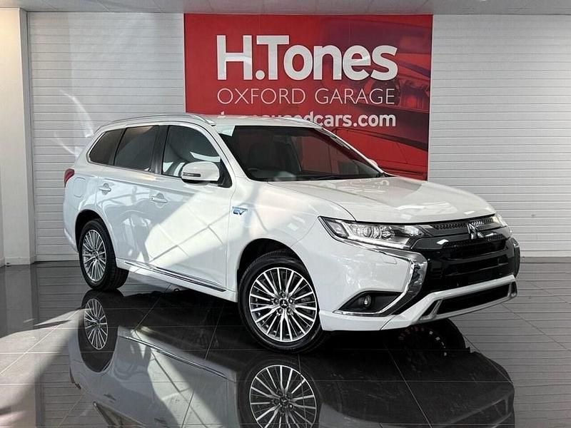 Used Mitsubishi Outlander 224 HP (164 kW) 2020 White SUV