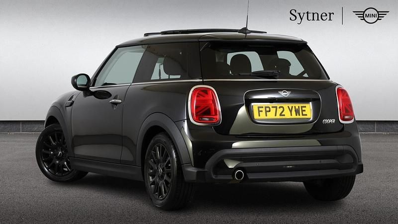 Begagnad Mini Cooper Classic 134 HK (98 kW) 2022 Svart Halvkombi