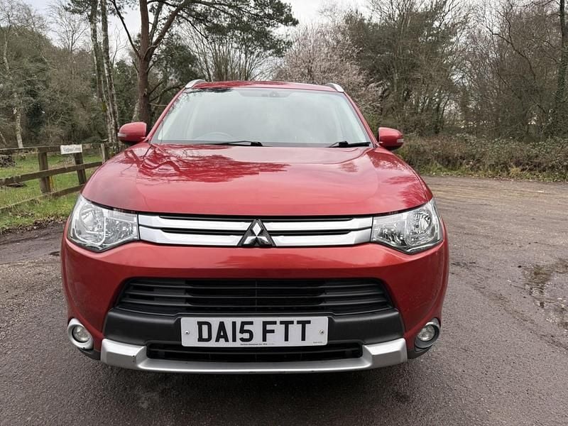 Used Mitsubishi Outlander 2015 Red SUV
