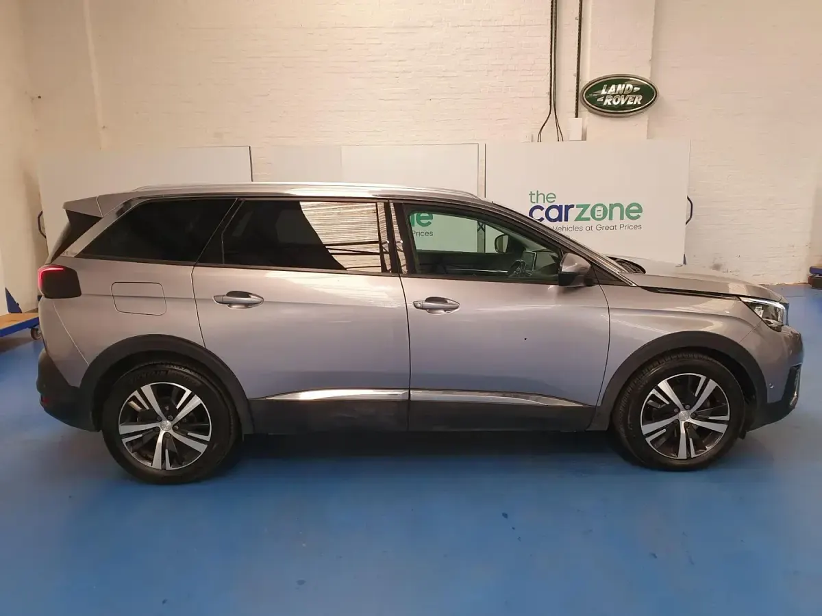 Second-hand Peugeot 5008 Allure 2018 Gri SUV