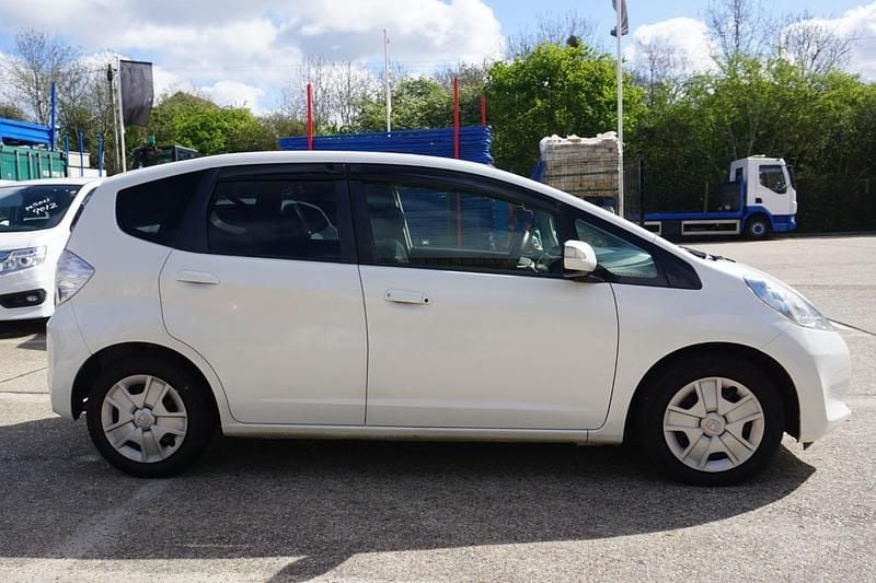 Used Honda Fit Hybrid 2026 White Hatchback