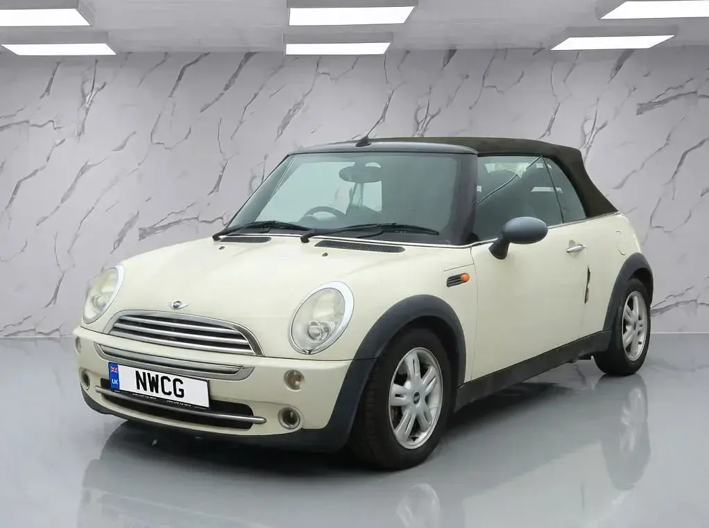 Used Mini ONE 90 HP (66 kW) 2008 White Hatchback