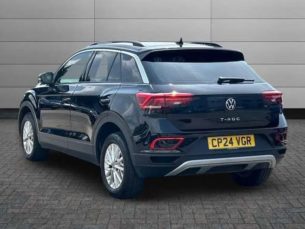 Used VW T-Roc Life 150 HP (110 kW) 2024 Black SUV