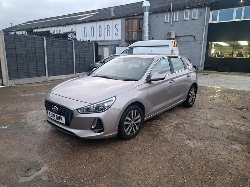 Used Hyundai i30 SE 110 HP (80 kW) 2018 Beige Hatchback
