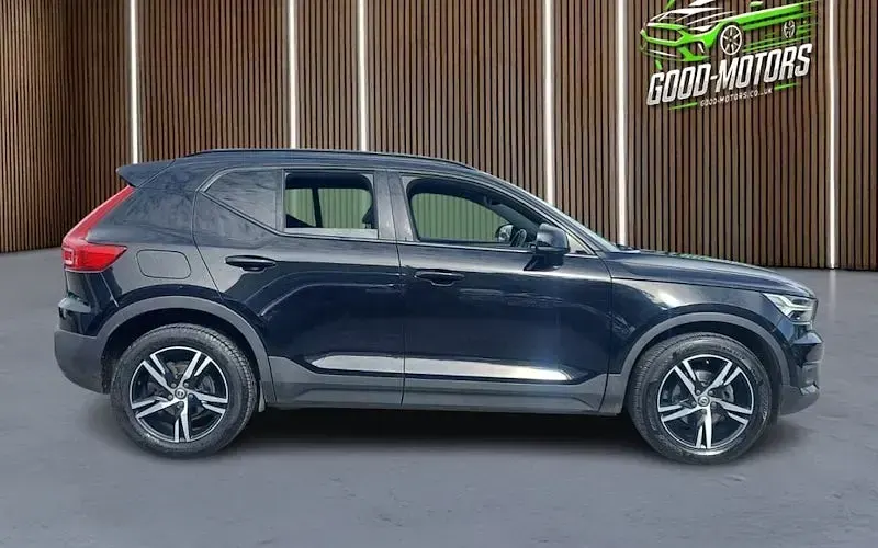 Used Volvo XC40 R-Design 163 HP (119 kW) 2020 Black SUV