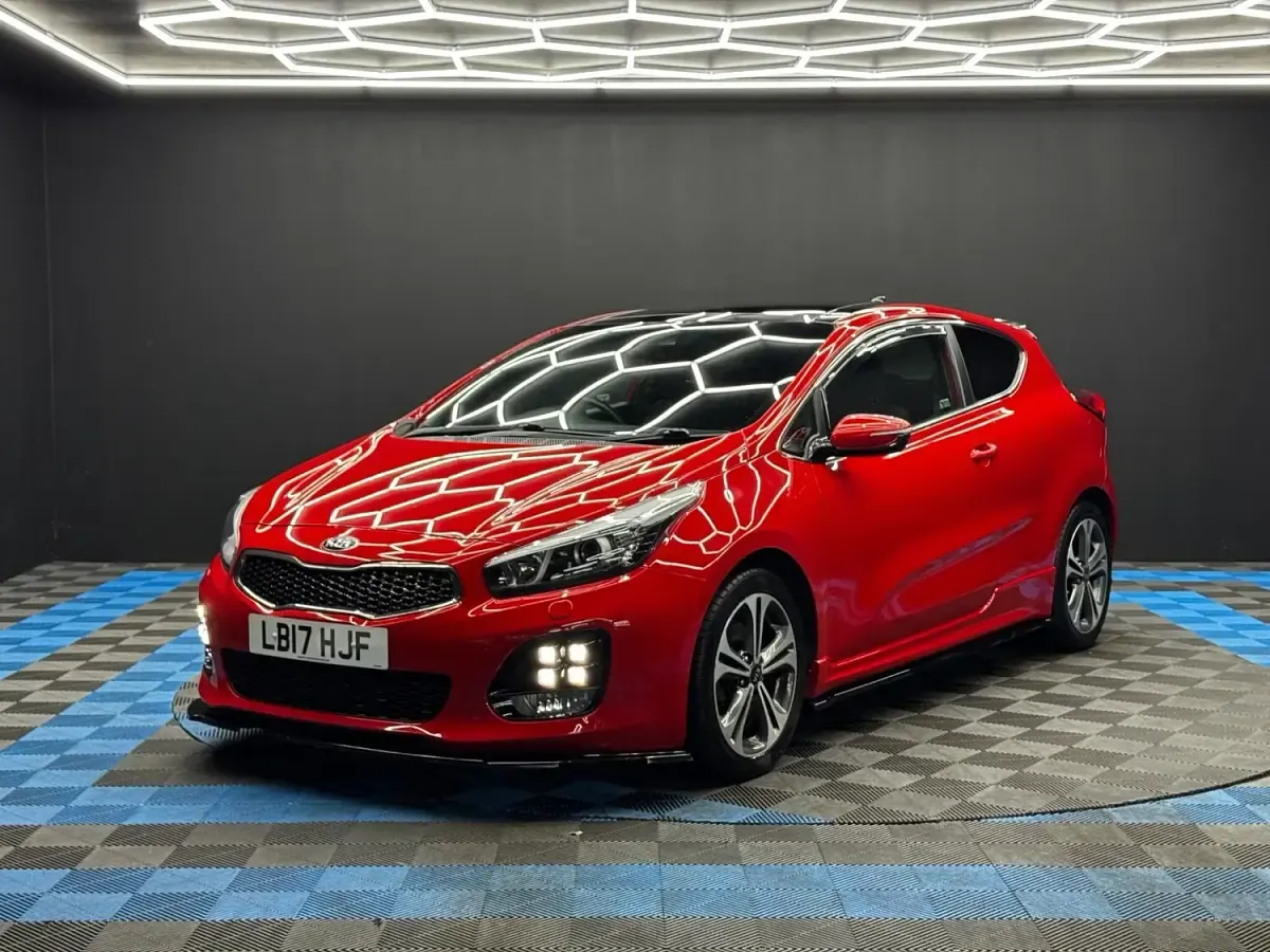 Used Kia ProCeed GT-Line S 134 HP (98 kW) 2017 Red Hatchback