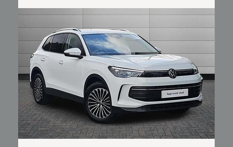White Used 2024 VW Tiguan Match SUV | £31,450 (Fair price) - Image 1/4