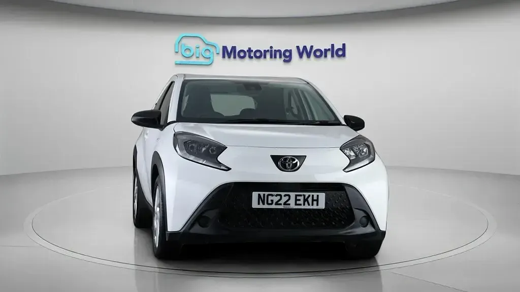 Usado Toyota Aygo X PURE 72 HP (52 kW) 2022 Branco SUV
