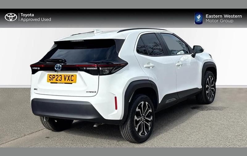 Used Toyota Yaris Cross Design 113 HP (83 kW) 2023 White SUV