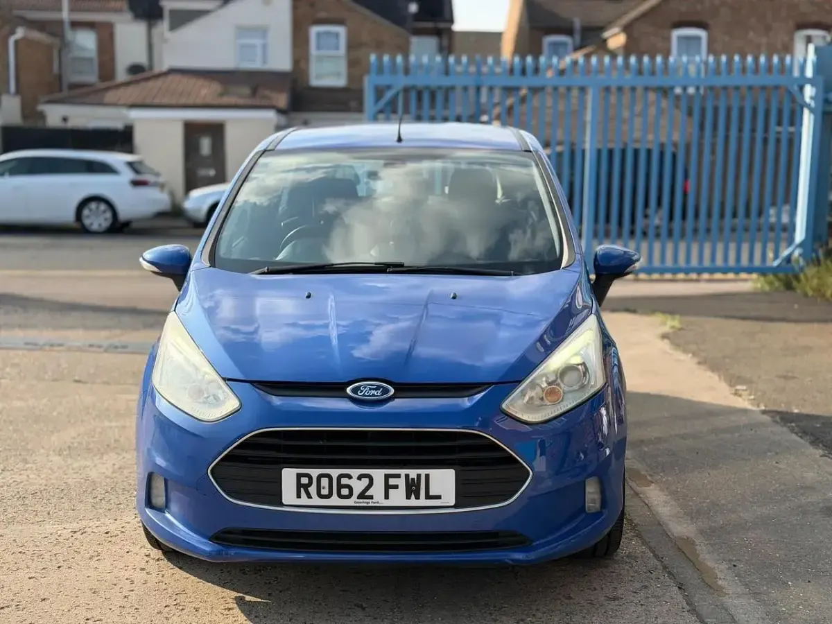 Used Ford B-MAX Zetec 105 HP (77 kW) 2012 Blue MPV